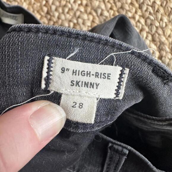 Madewell black high rise skinny jeans 9” ripped knees - Picture 5 of 8